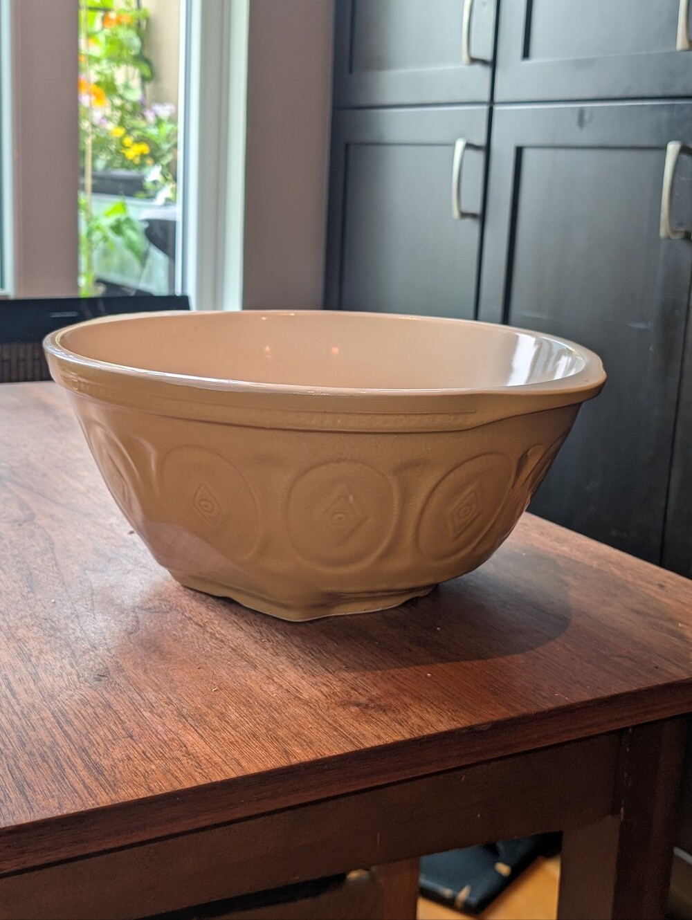Vintage Beige Stoneware Grip Stand Mixing Bowl | 12" Embossed Serving Bowl